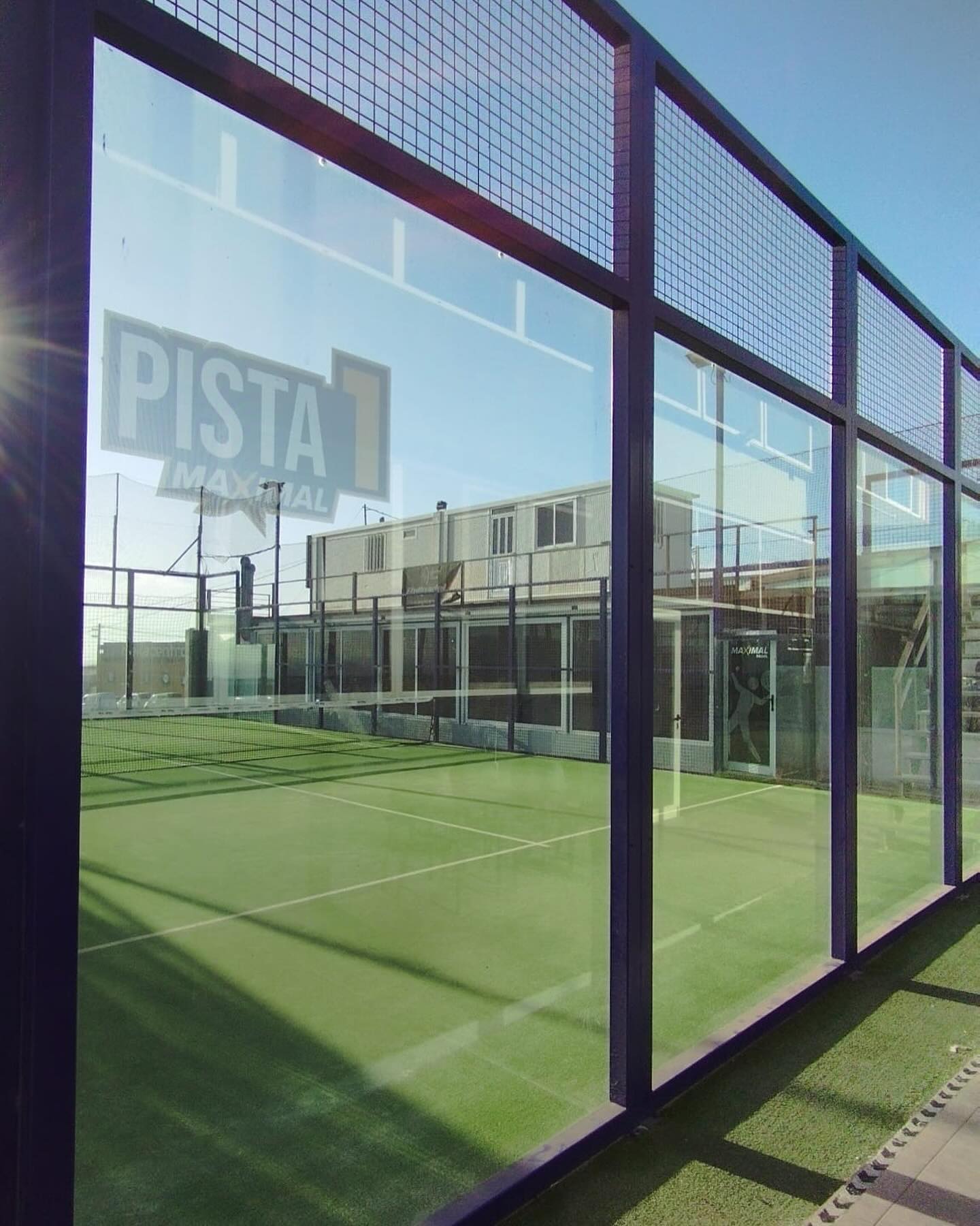 Pista de pádel del club Maximal Pádel